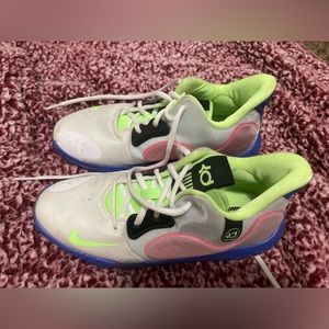 Boys 6.5 KD basketball shoes